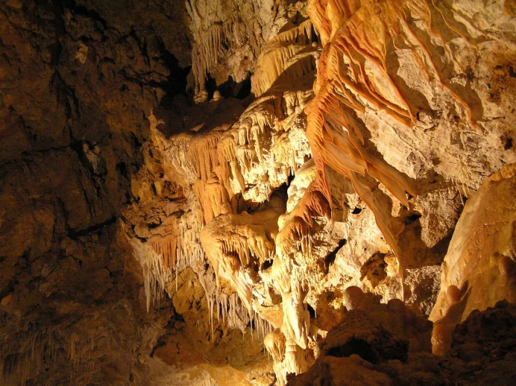 Grotte-di-Valdemino-Pietra-Ligure