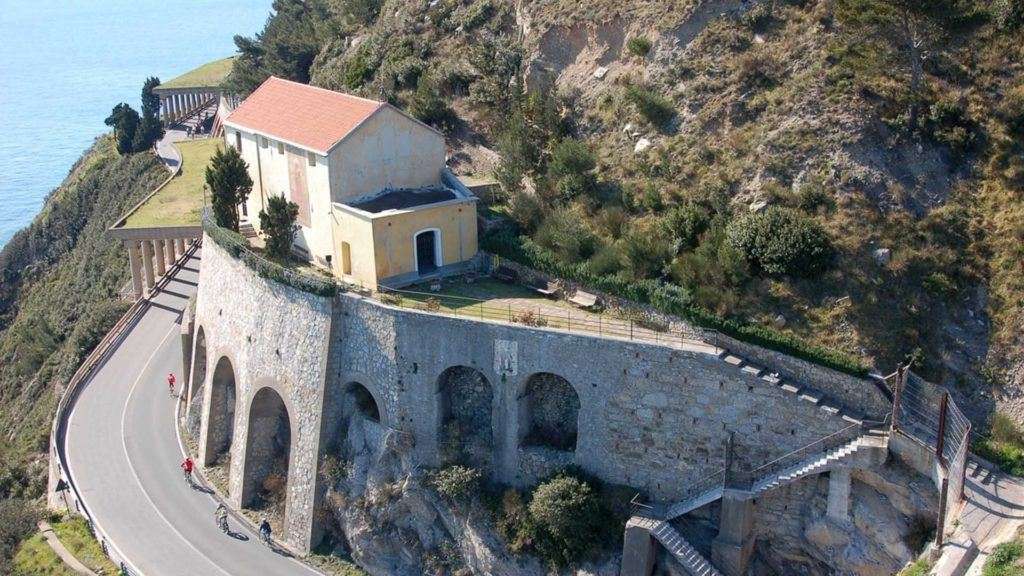 Santuario-di-Nostra-Signora-delle-Penne-Laigueglia