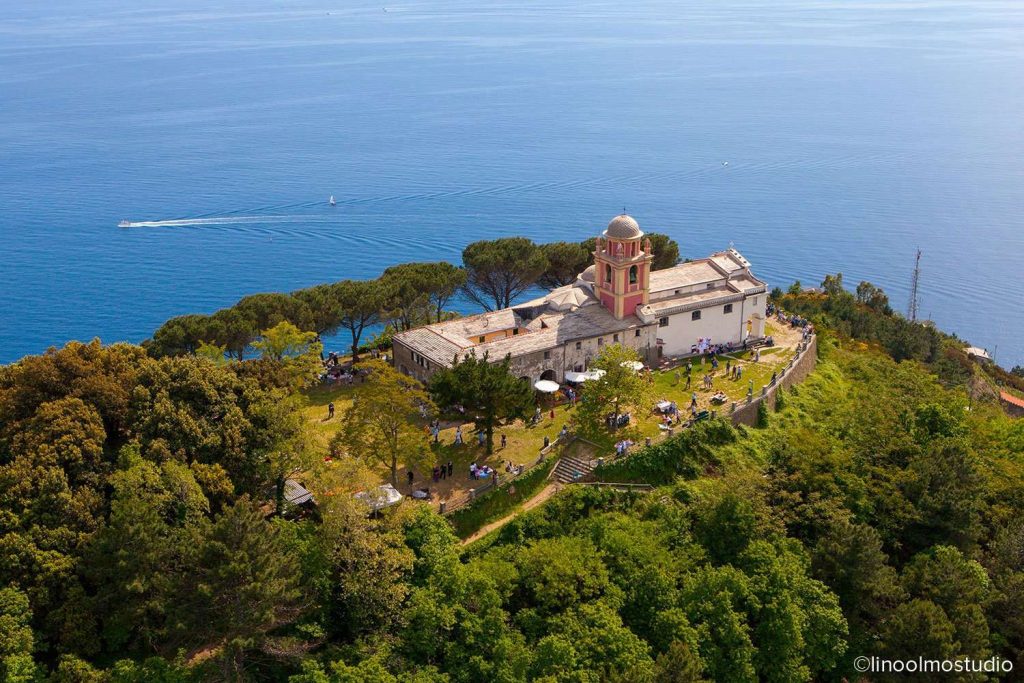 Santuario-di-Nostra-Signora-di-Montenero-Riomaggiore
