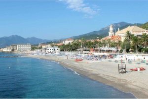 Spiagge-pietra-Ligure