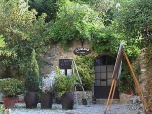 giardino-tra-i-ruderi-bussana-vecchia