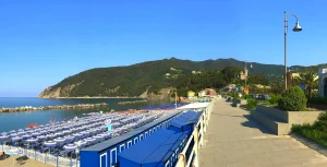 moneglia-passeggiata-mare
