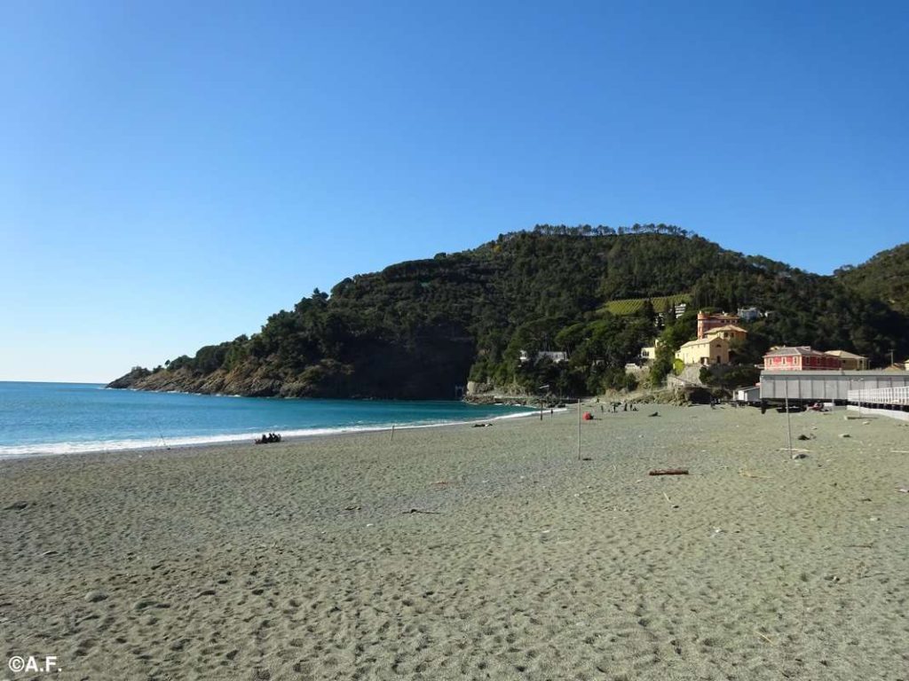 spiaggia-vallesanta