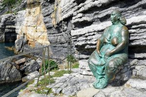 statua-mater-naturae-portovenere